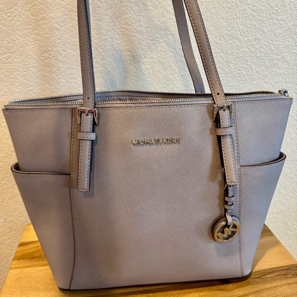 Michael Kors Jet Set tote - Picture 1 of 6